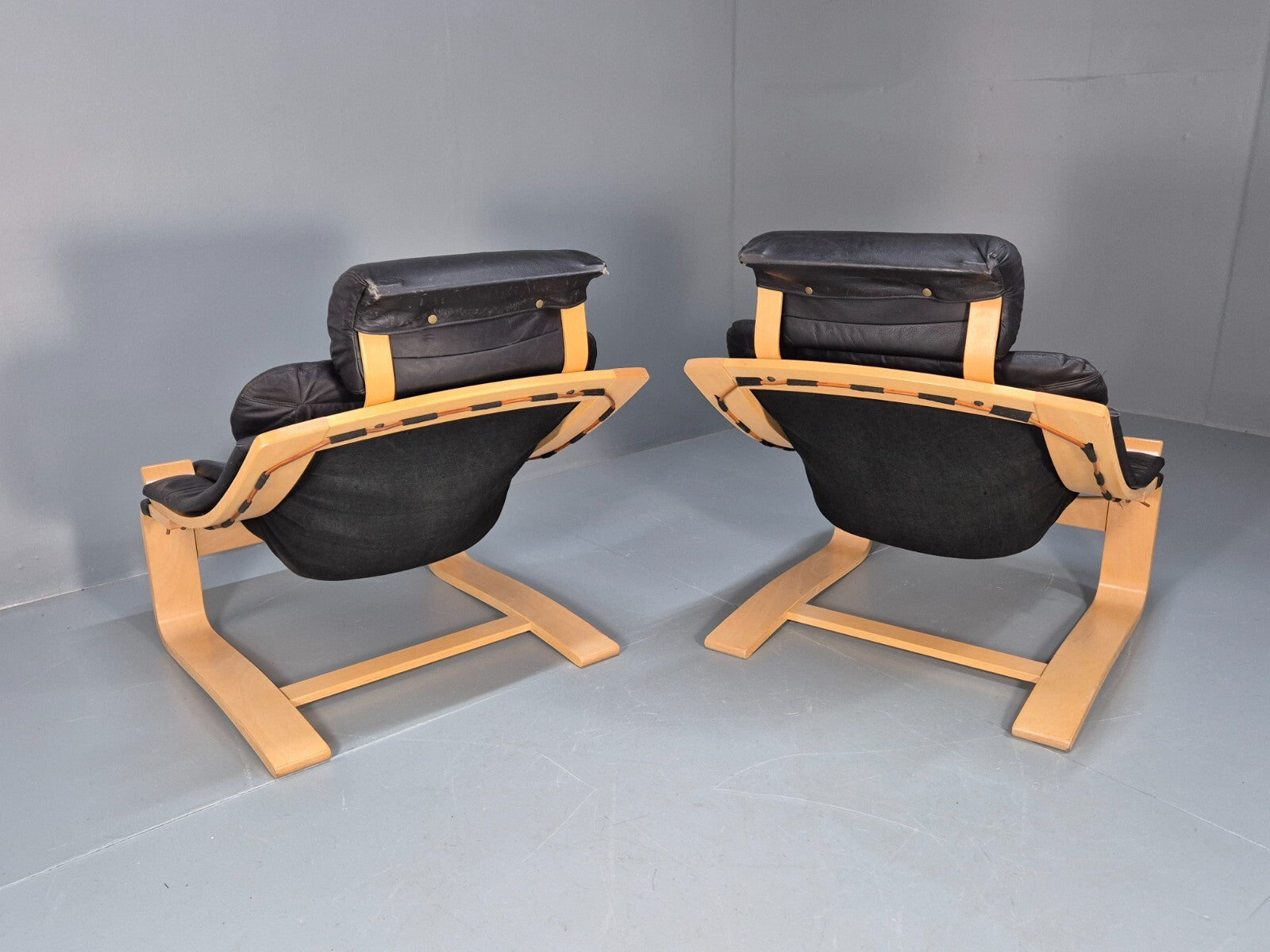 2 Kroken Leather Lounge Chairs, Ake Fribyter Design 1970s Retro MCM EB9295 MNOR - UKDK FURNITURE