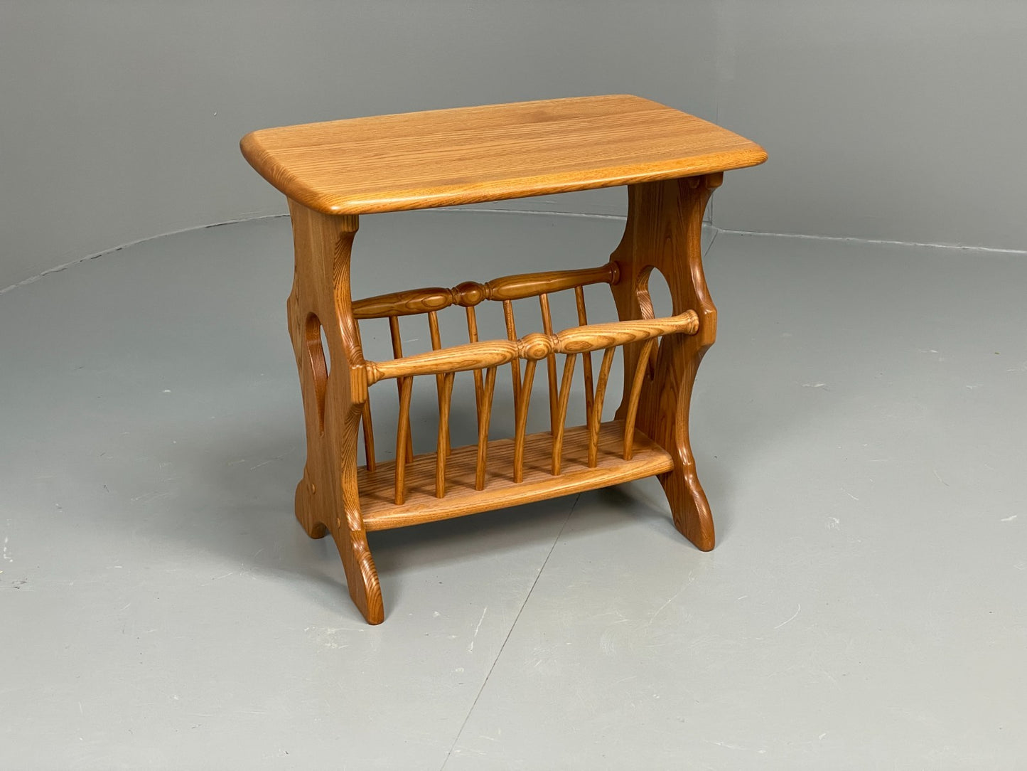 Vintage Ercol Side Table - Solid Light Elm Magazine Rack Country EB10978 MWOO0