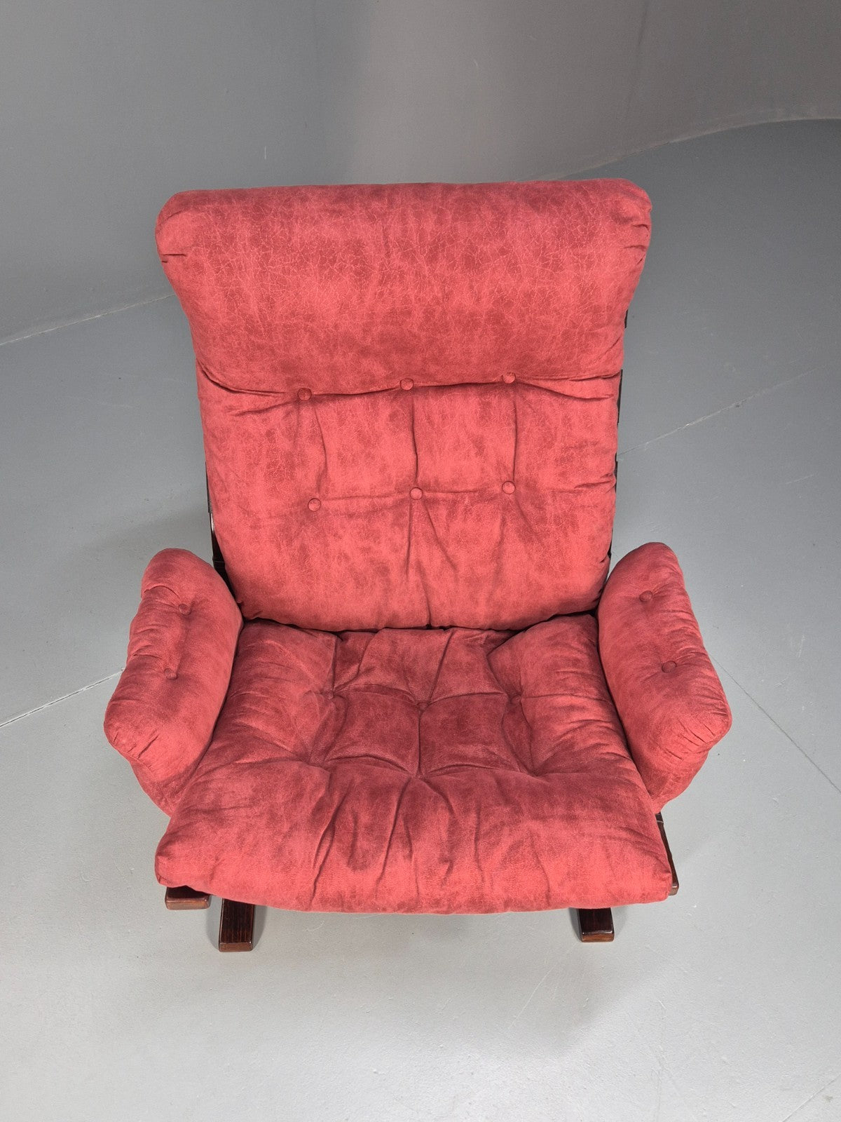 Vintage Red Lounge Chair Skyline Style Bentwood Frame Danish EB10311 MBEN2