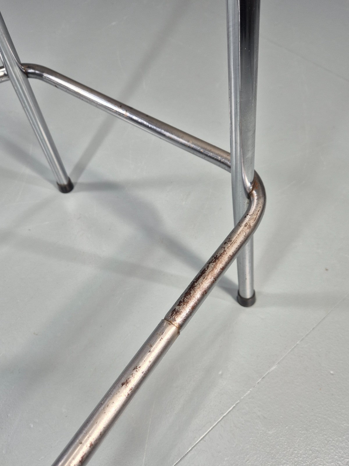 Vintage Bar Stool Black Vinyl and Chrome 1980s Bauhaus style Retro EB11274 MDIN4