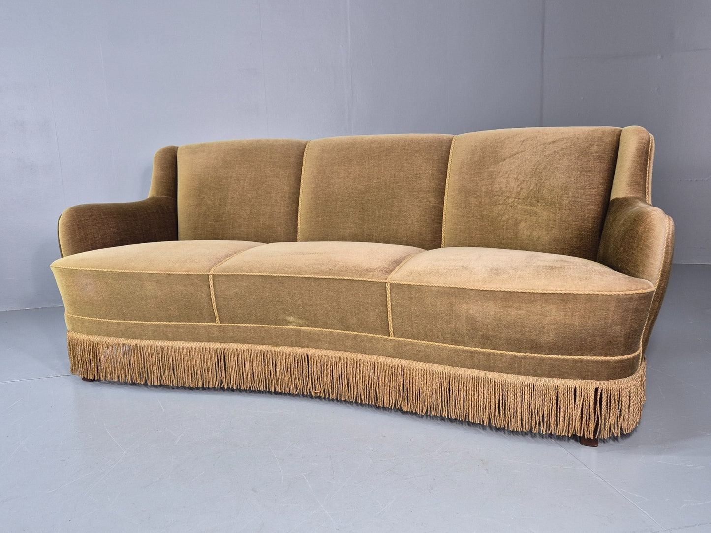 Vintage Danish  Banana Sofa Green Velour Tassels 1960s Retro MCM  EB10802 V3SS6