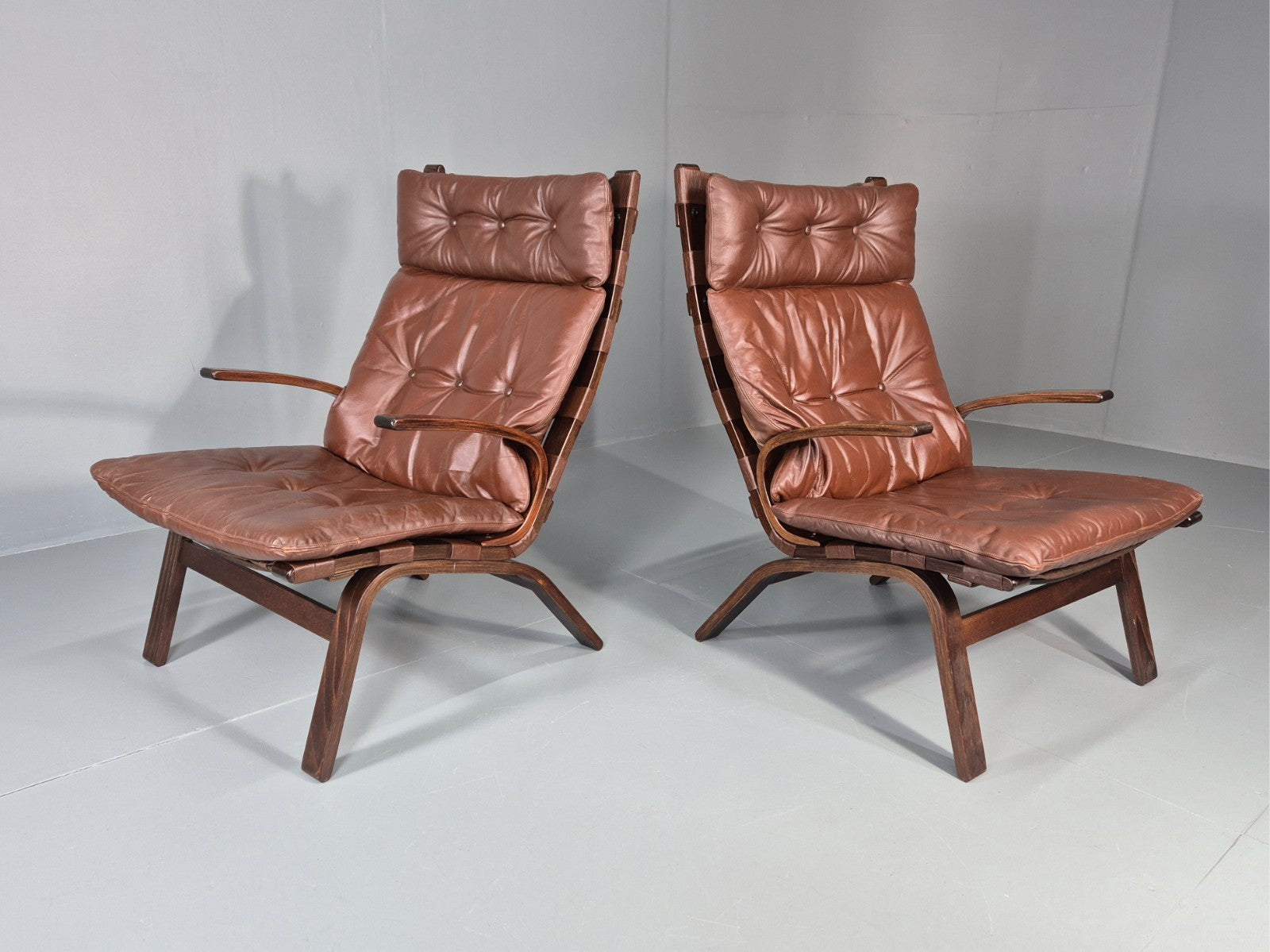 2 Mid Century Danish Leather Lounge Chairs Farstrup 1970s Bentwood EB11412 MBEN0