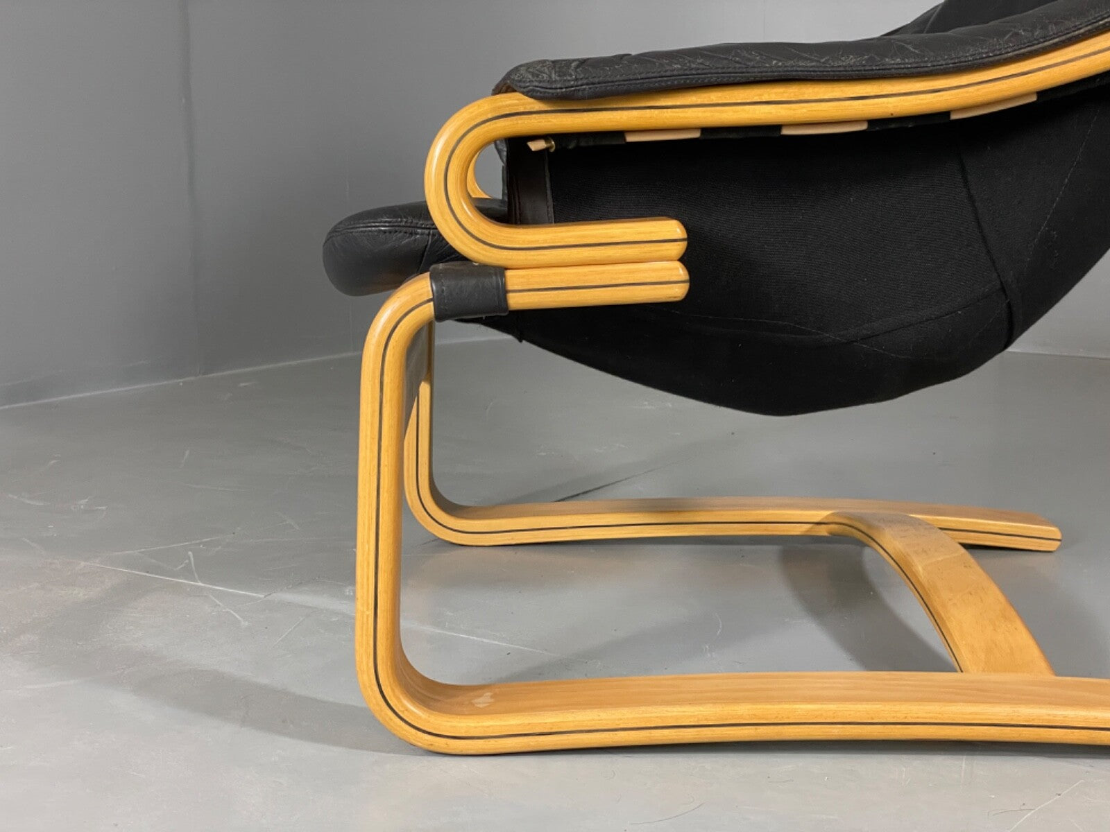 Vintage Danish Lounge Chair Black Leather Skippers Apollo Chair EB6121 MBEN14