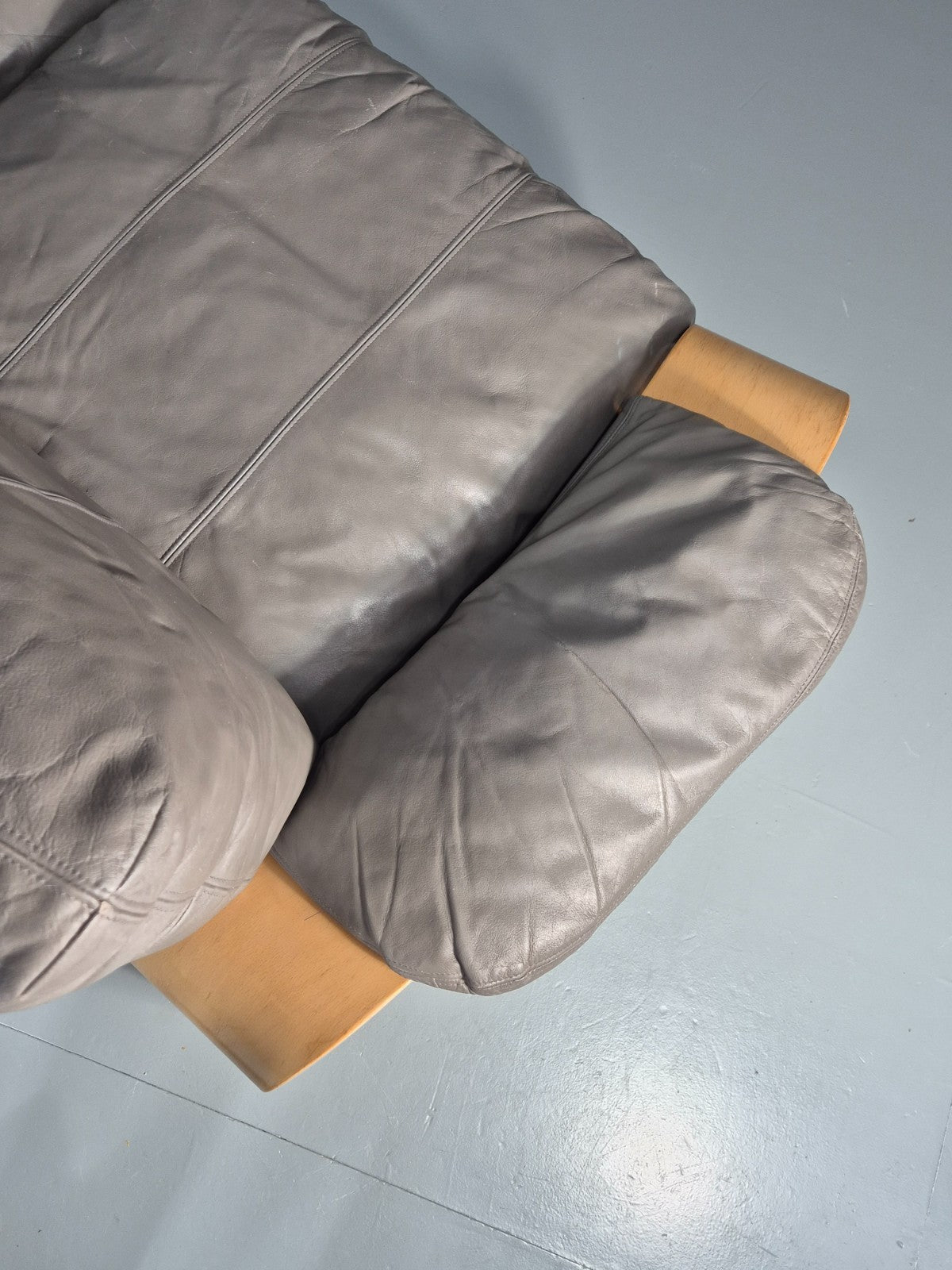 Two Seater Vintage Settee Bentwood and Grey Leather 1980s Retro MCM EB11390 M2SS13