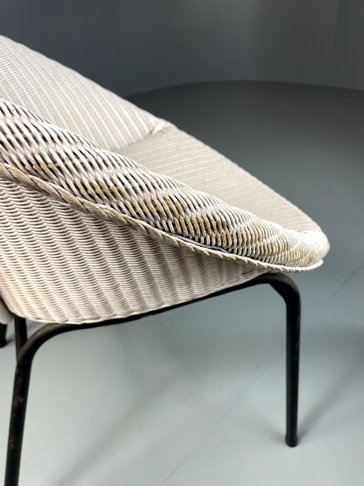 Vintage Lloyd Loom Chair White Circular Retro MCM EB5270 VBER8