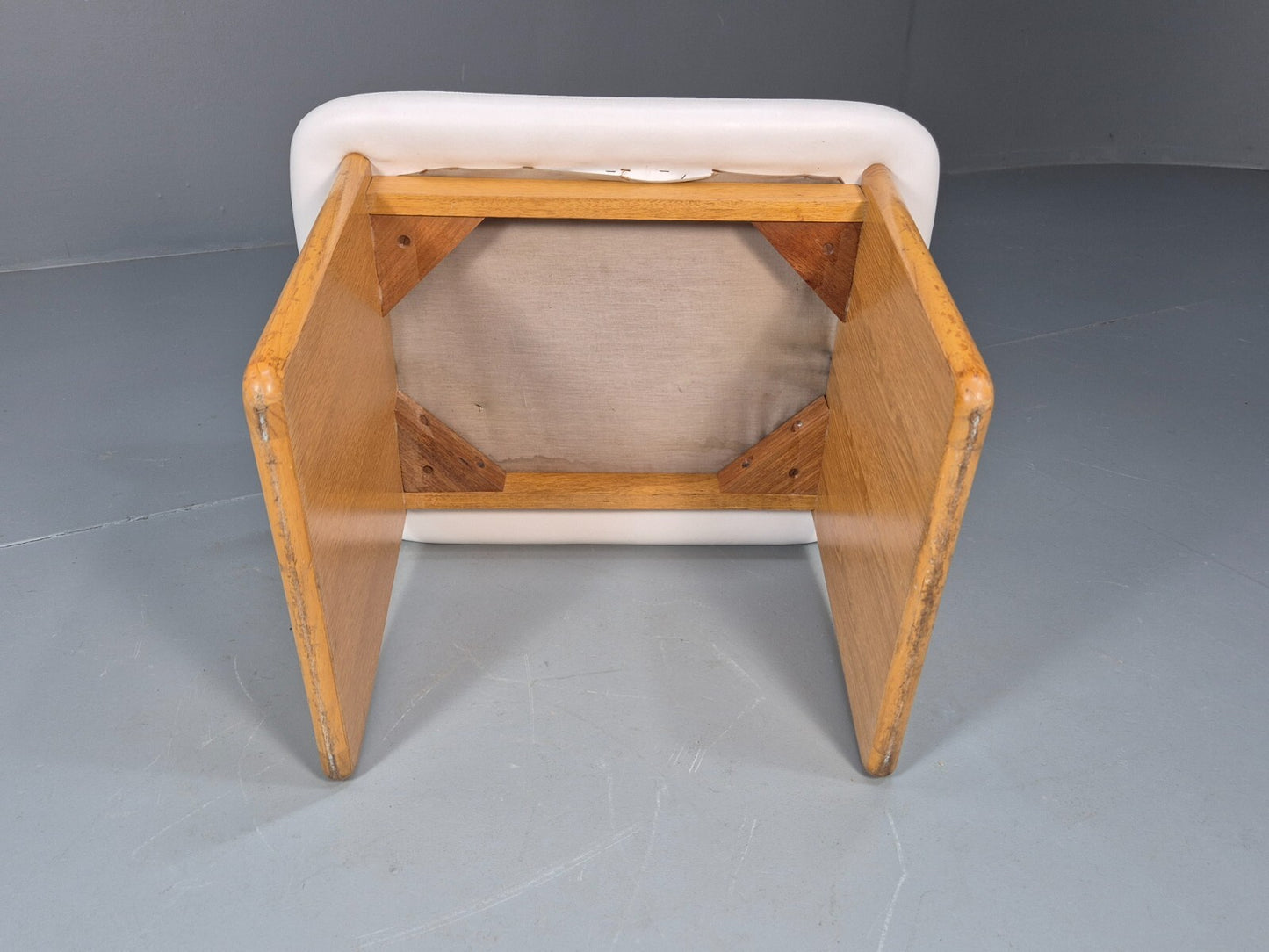 Vintage Stag Furniture Stool White Vinyl and Oak 1970s Retro EB9749 MFOO - UKDK FURNITURE
