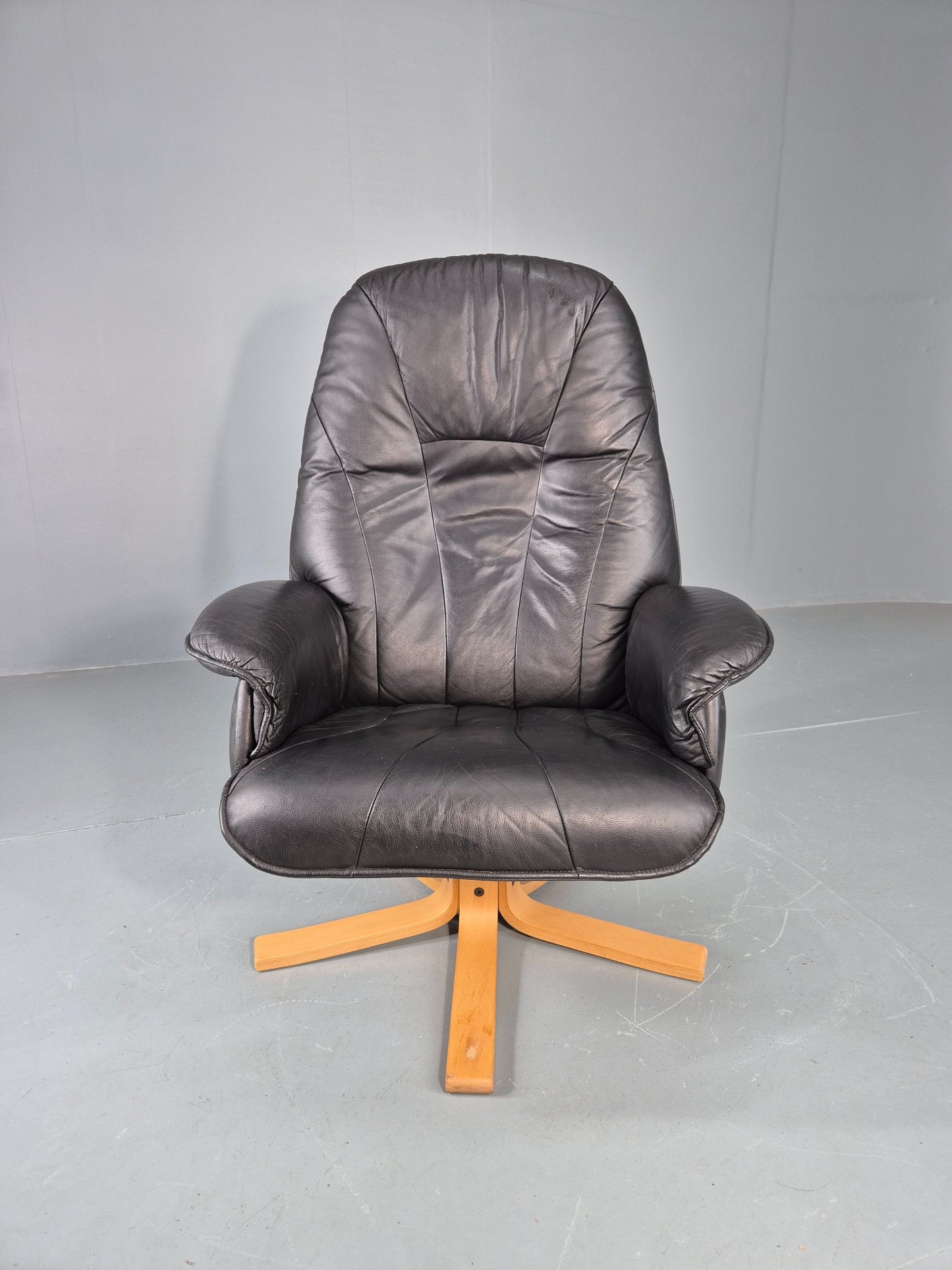 Vintage Leather Swivel Recline Armchair Black 1980s Design Retro EB12313