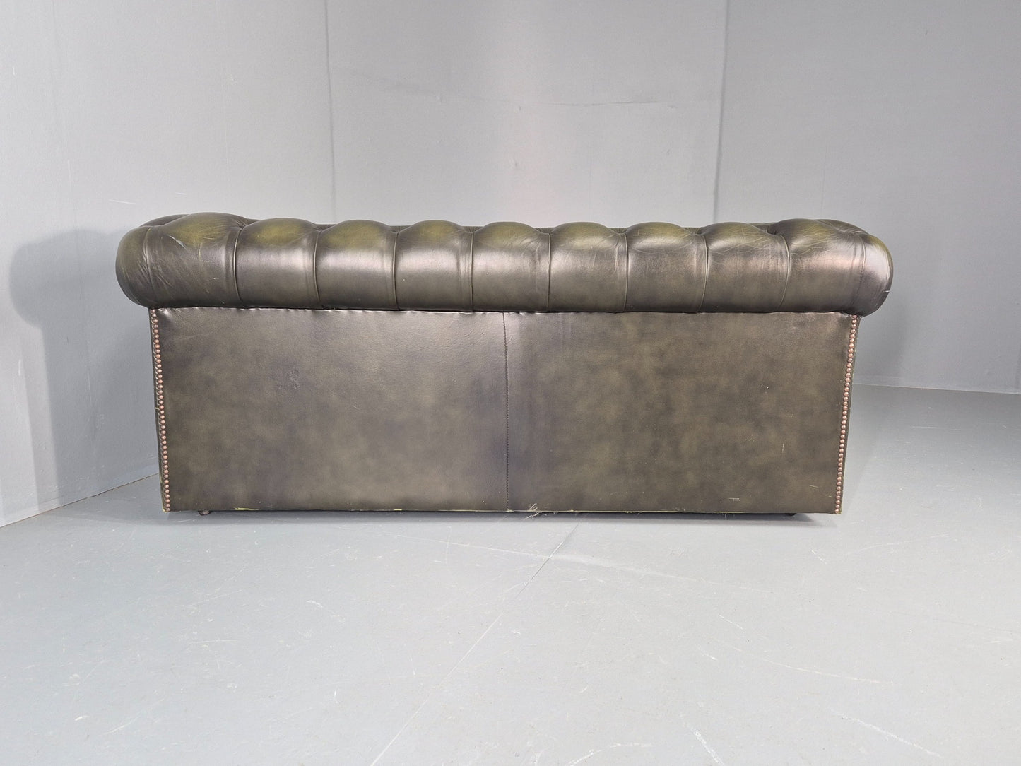 Vintage 2 Seater Sofa Green Chesterfield New Cushions Classic  EB11937