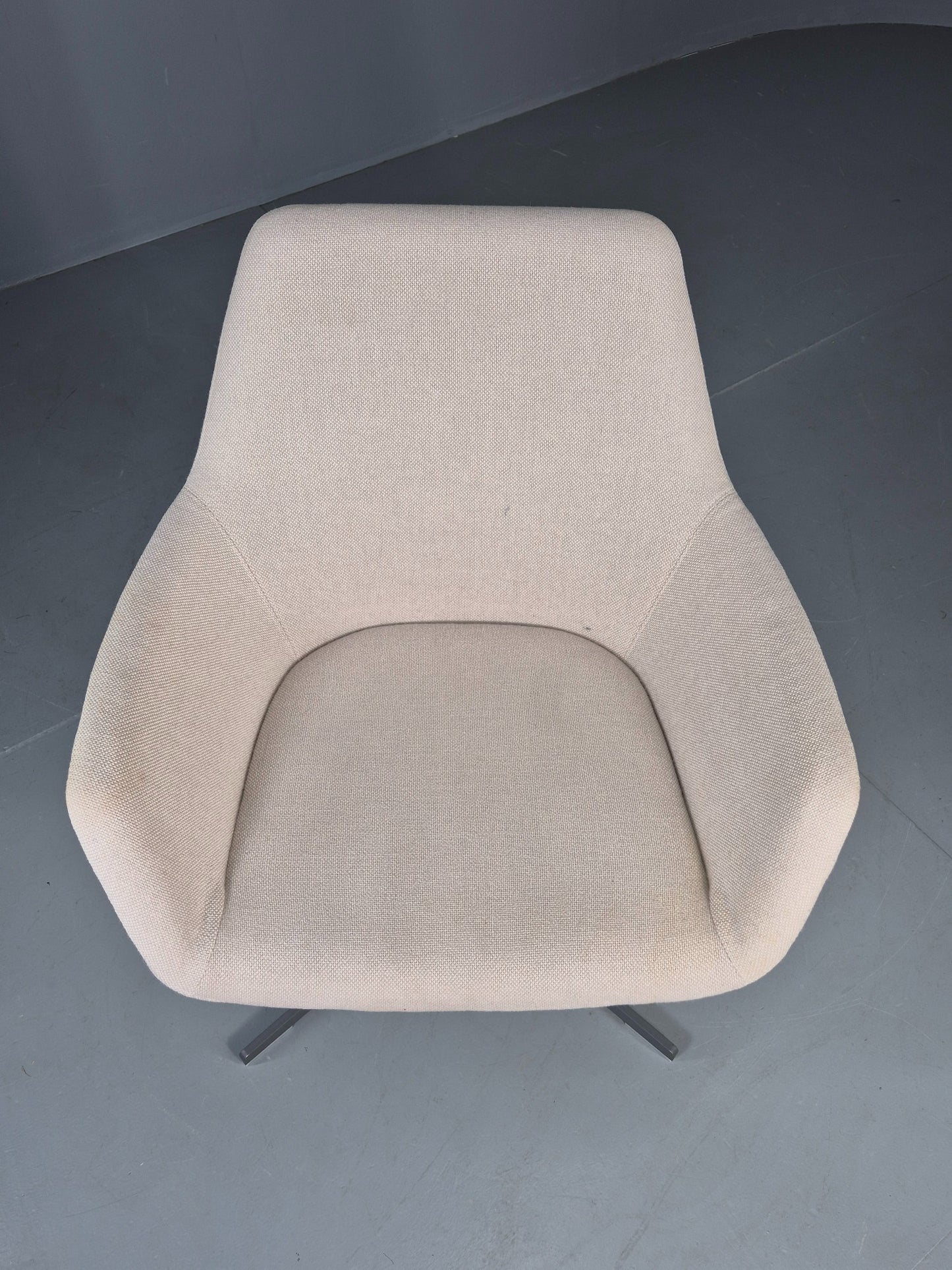 Vintage Swivel Tub Chair Hitch Mylius Modern Design Retro Cream EB12851