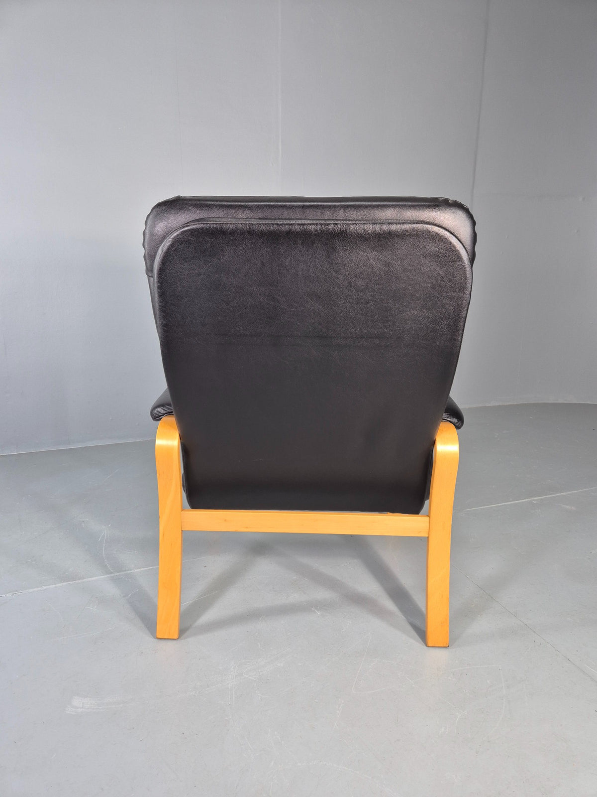 Vintage Danish Faux Leather Lounge Chair Bent Wood Frame 1980s Retro EB13074