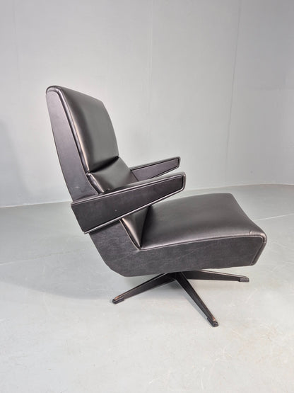 Vintage Black vinyl swivel Chair after the Press Room Chair Rietveld MCM EB06200