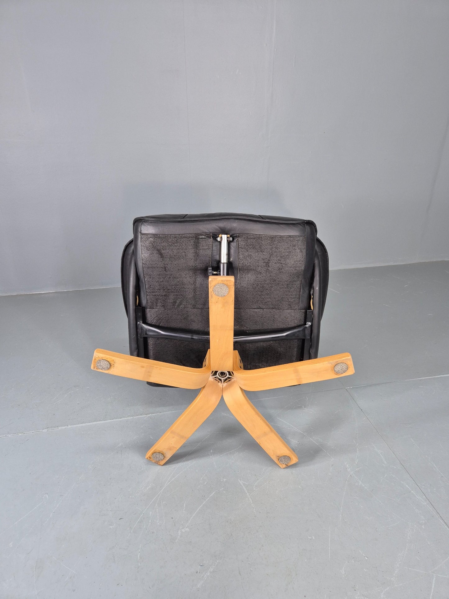 Vintage Leather Swivel Recline Armchair Black 1980s Design Retro EB12313