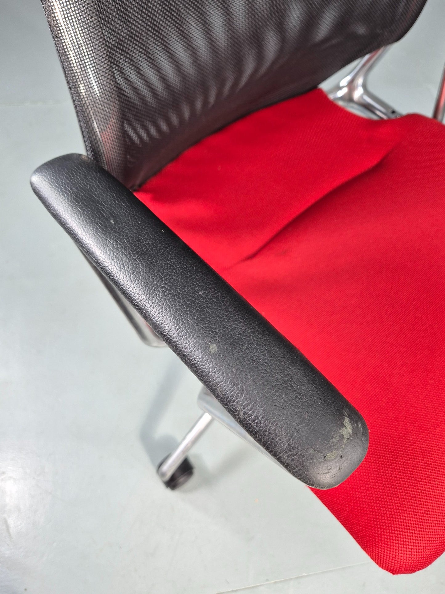 Vintage Vitra Media Office Chair Red and Black EB12244