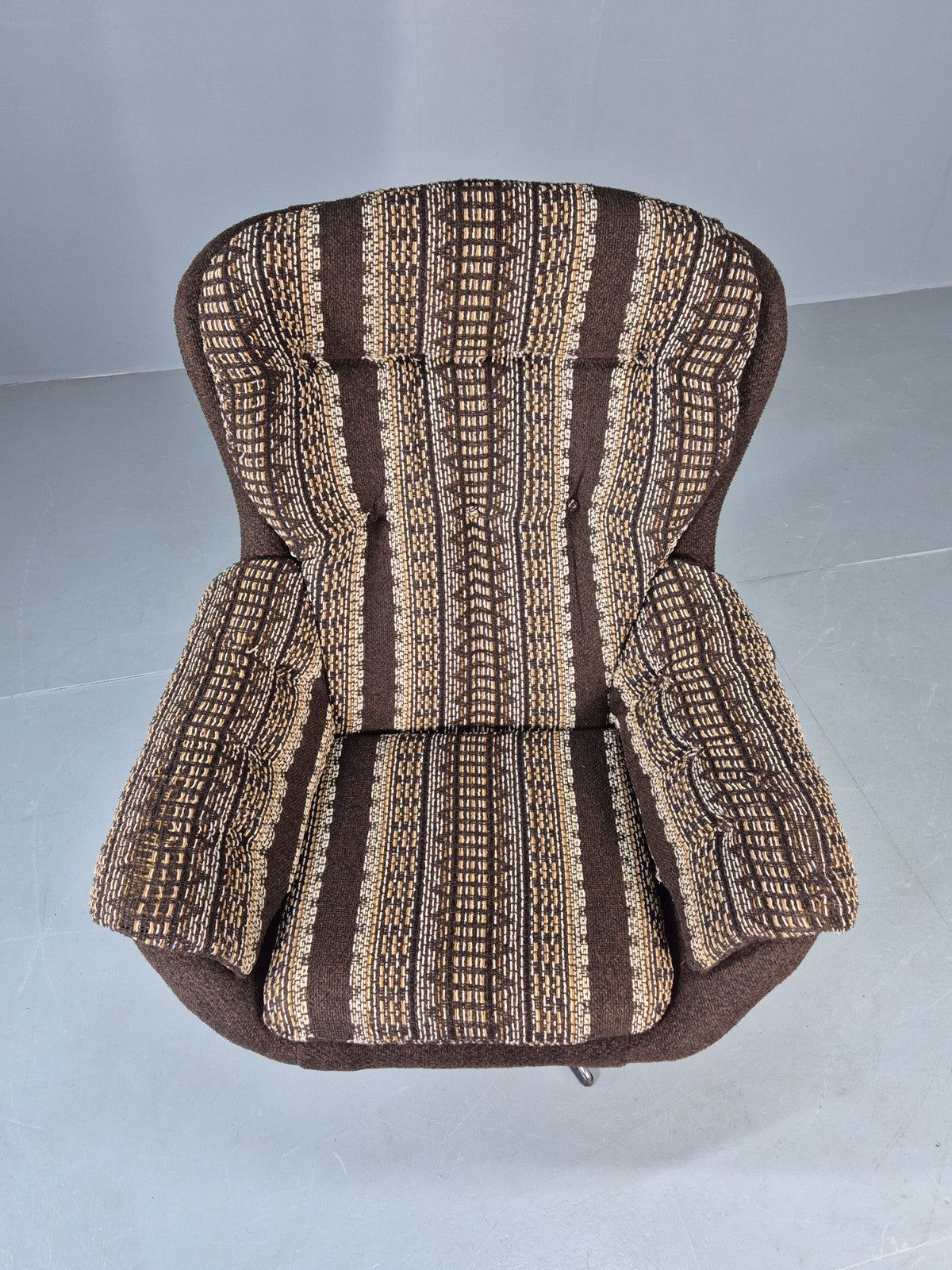 Vintage Egg Chair 1980s Retro Original Cloth Modern Design Brown Cream EB13066