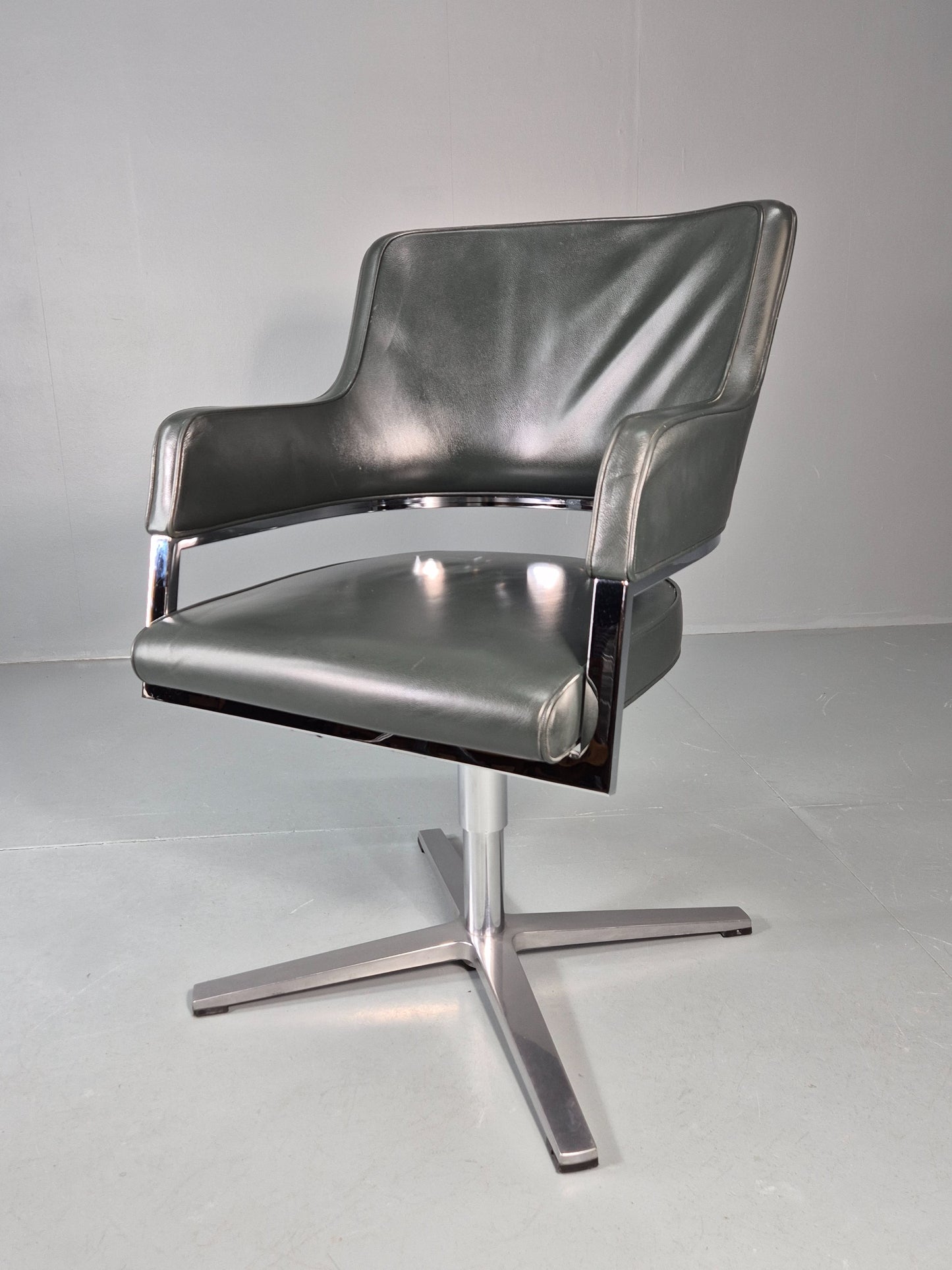 Vintage Brunner Tempus Executive Office Chair Modern Design Quality EB11721