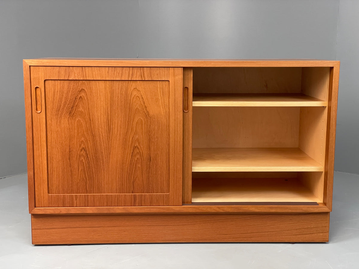 Vintage Hundevad Teak Sideboard Cabinet Danish Mid Century 1960s Shelves EB13103