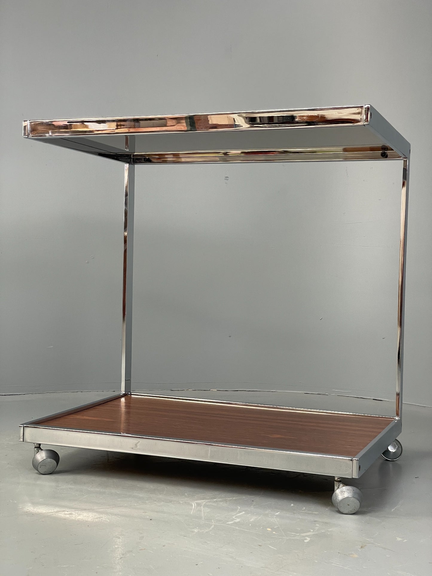 Vintage Chrome Serving Trolley By Howard Miller MDA 1970s Retro Glass EB12500