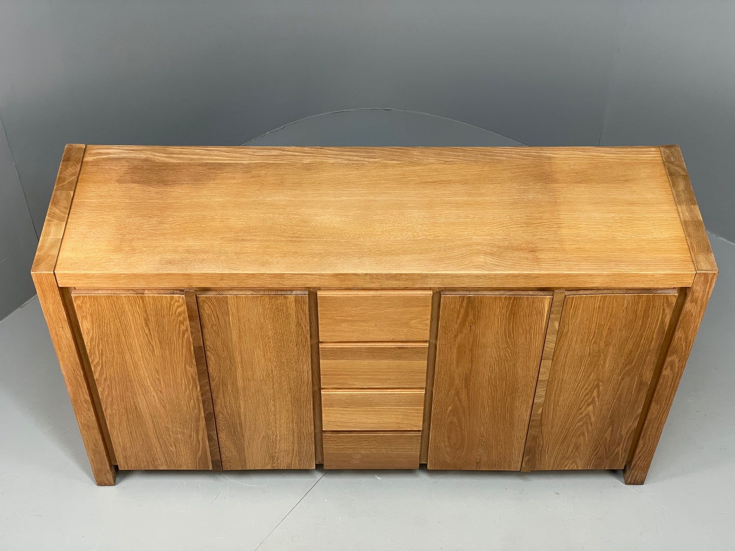 Contemporary Oak Sideboard Solid Doors Drawers Bi-fold Golden EB12287