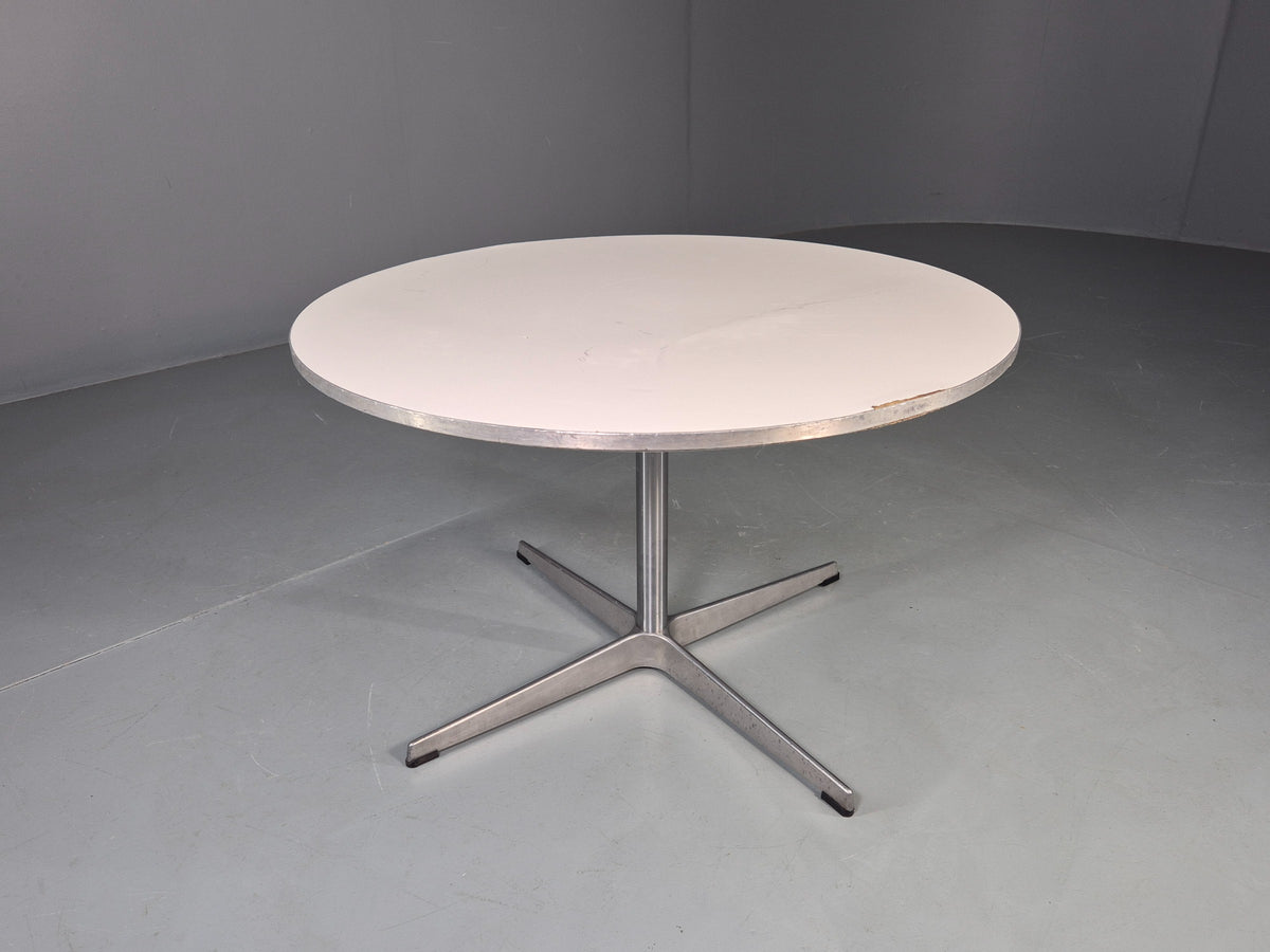 Vintage Fritz Hansen Circular Occasional Table Arne Jacobsen Design EB13002