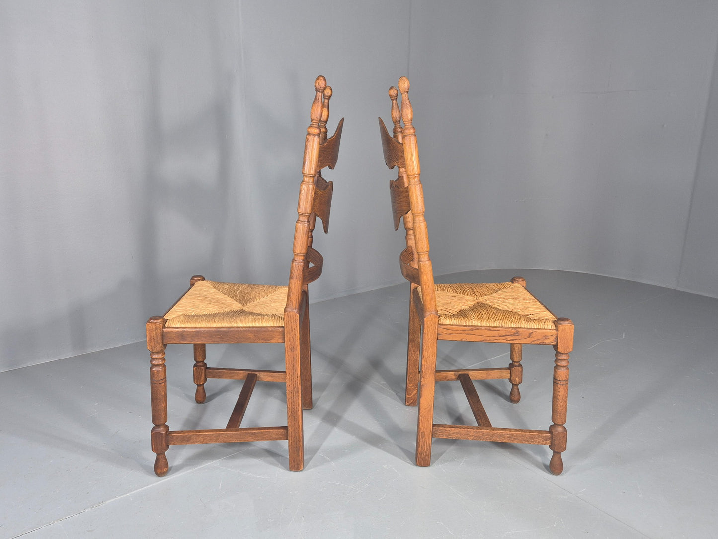 Vintage Spanish Style Country Chairs Rush Seated Oak Frames EB11951
