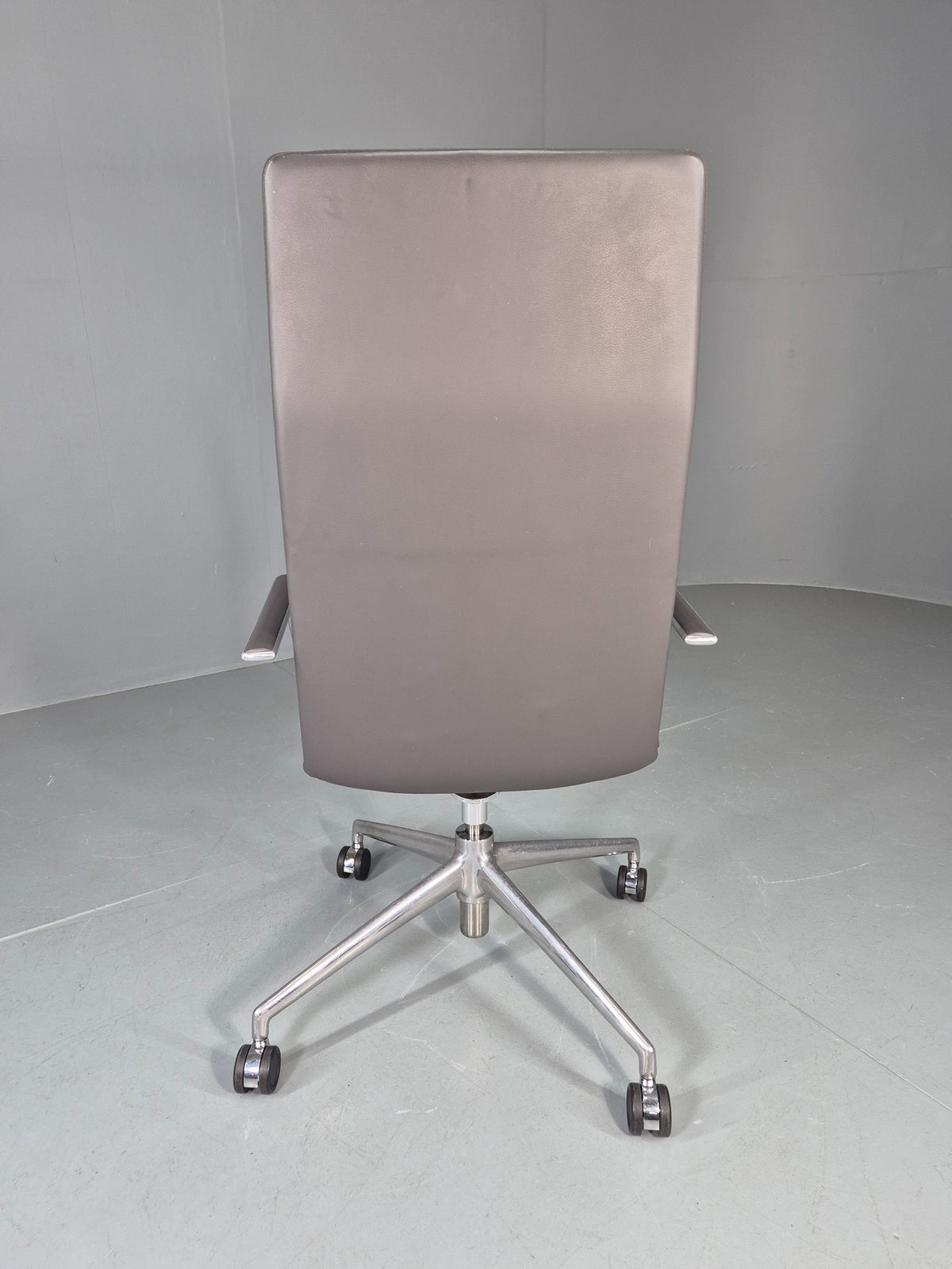 Modern Design Brunner Finasoft Conference Chair Grey Leather EB12997