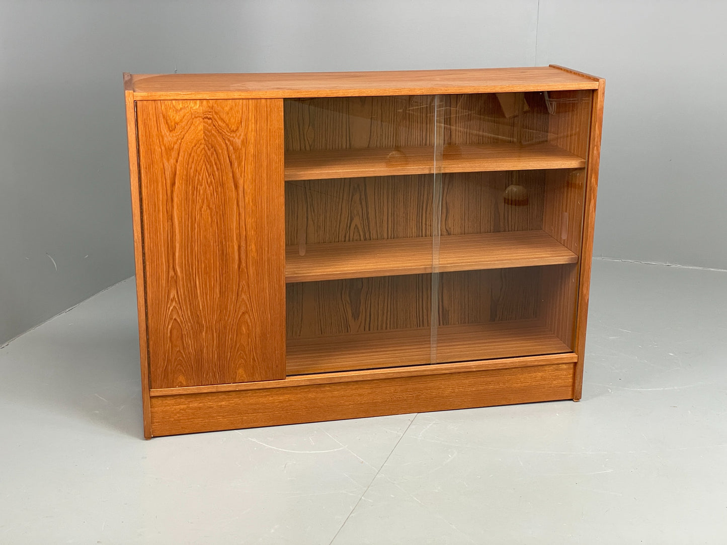 Vintage 1960s Glazed Bookcase Teak Mid Century Modern Shelving Cabinet EB12214