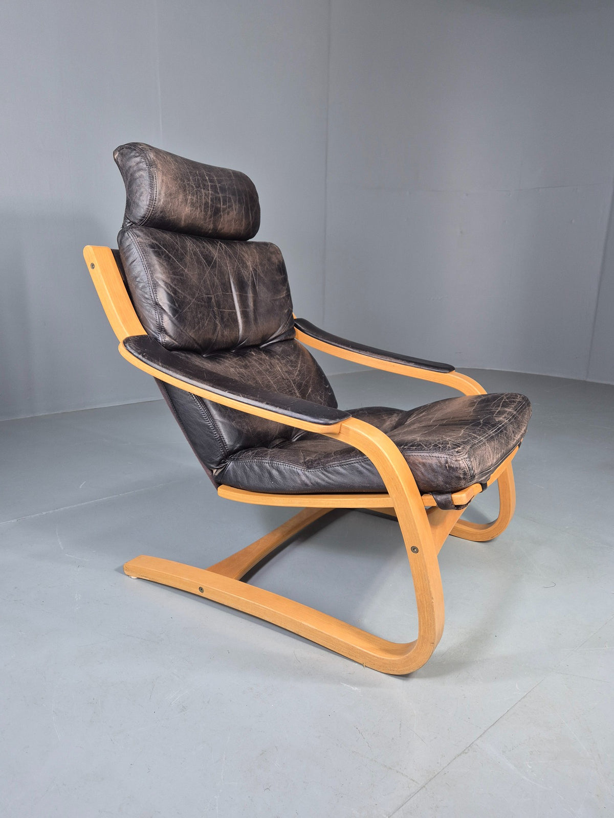 Vintage 1970s Danish Lounge Chair Black Leather and Bentwood MCM Retro EB13082