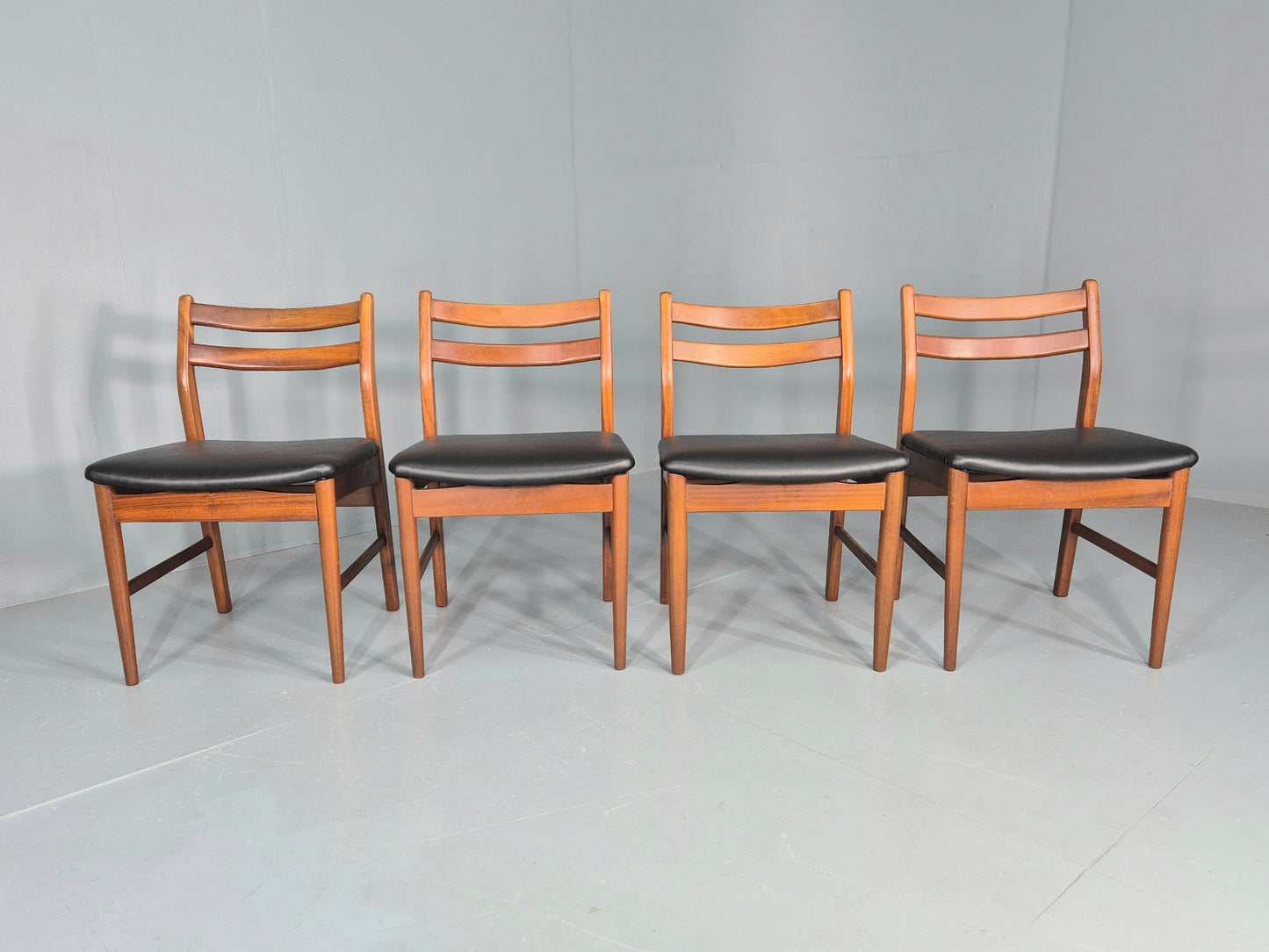 4 Vintage Jentique Dining Chairs Teak Frames Black Vinyl 60s RETRO MCM EB1195