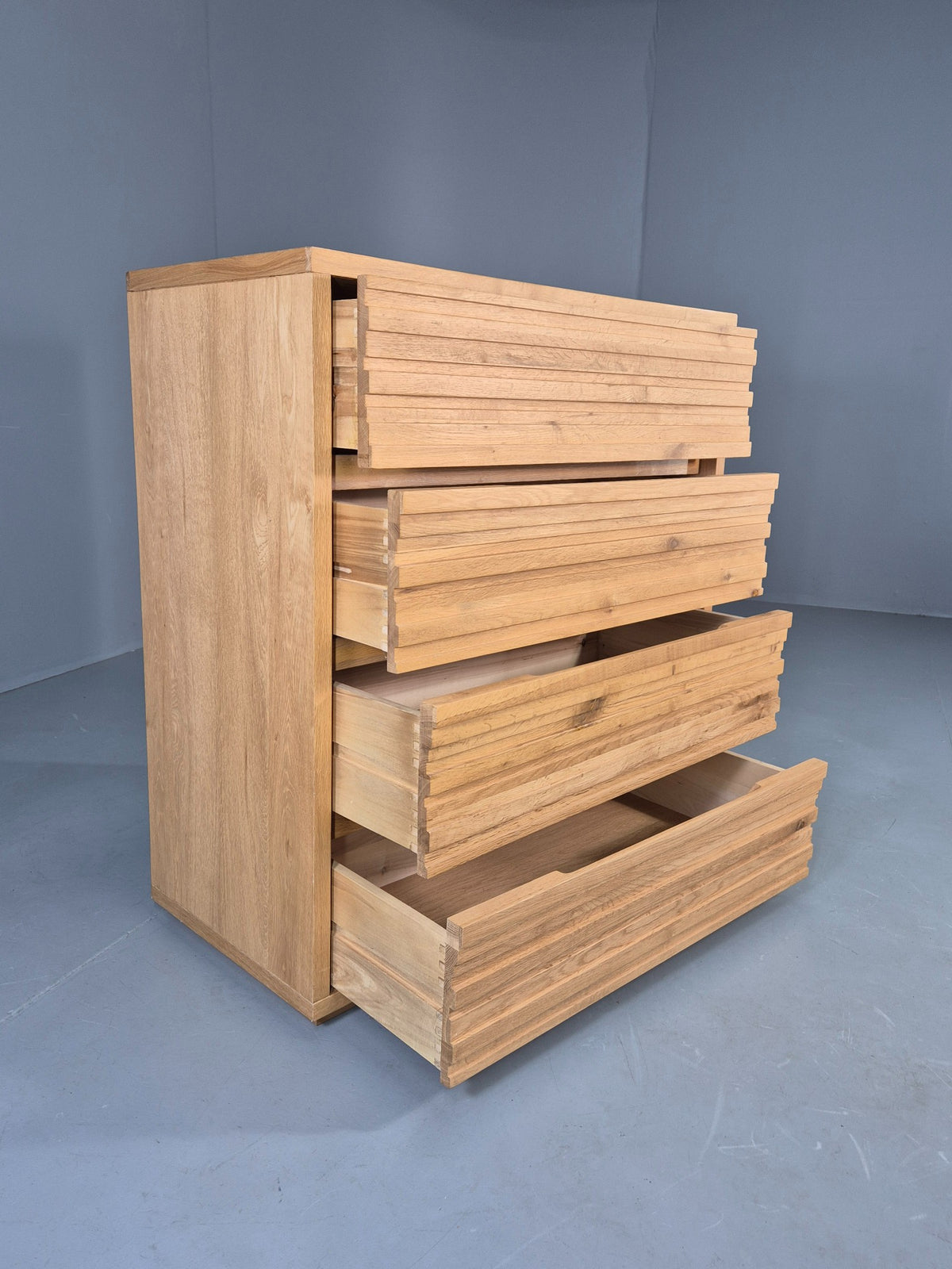 Vintage Chest of Drawers Modern Design Solid Oak Quality EB13141