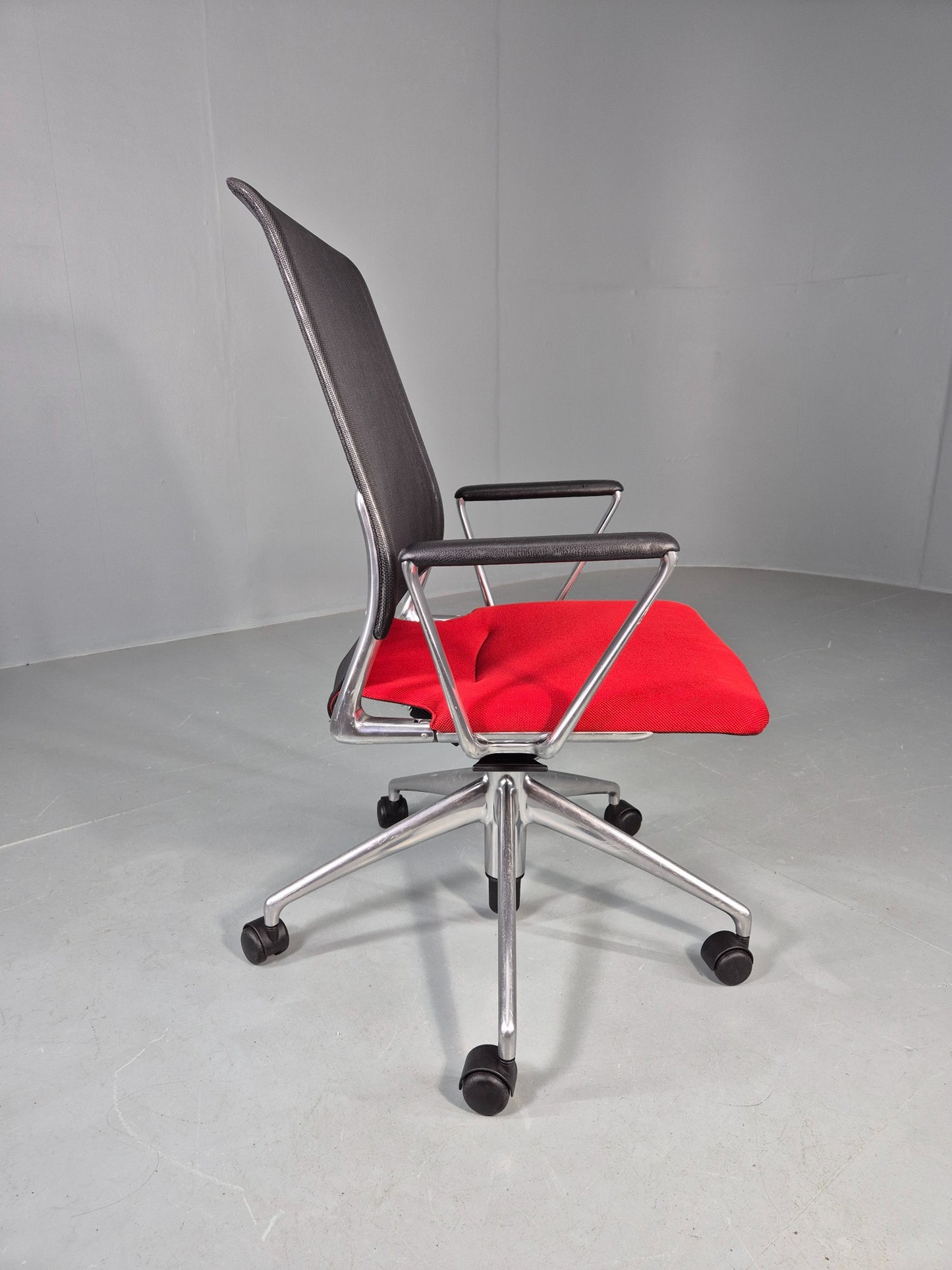 Vintage Vitra Media Office Chair Red and Black EB12245