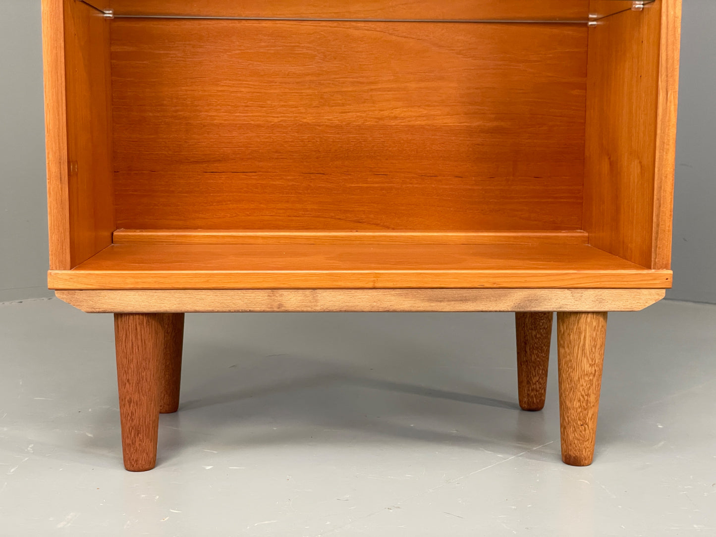 Vintage 1980s Teak Bookcase Beaver & Tapley Glass Shelves Retro Shelving EB12931