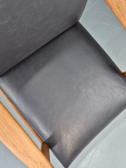 Vintage Teak Mid Century Lounge Chair 1960s Retro Black Vinyl  EB12690