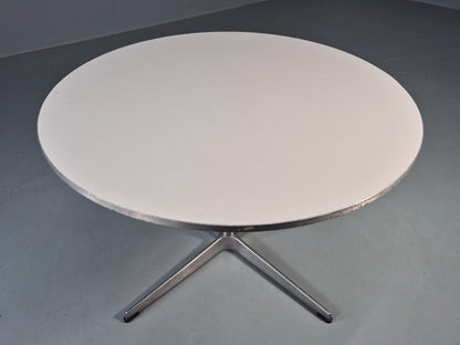 Vintage Fritz Hansen Circular Occasional Table Arne Jacobsen Design EB13001