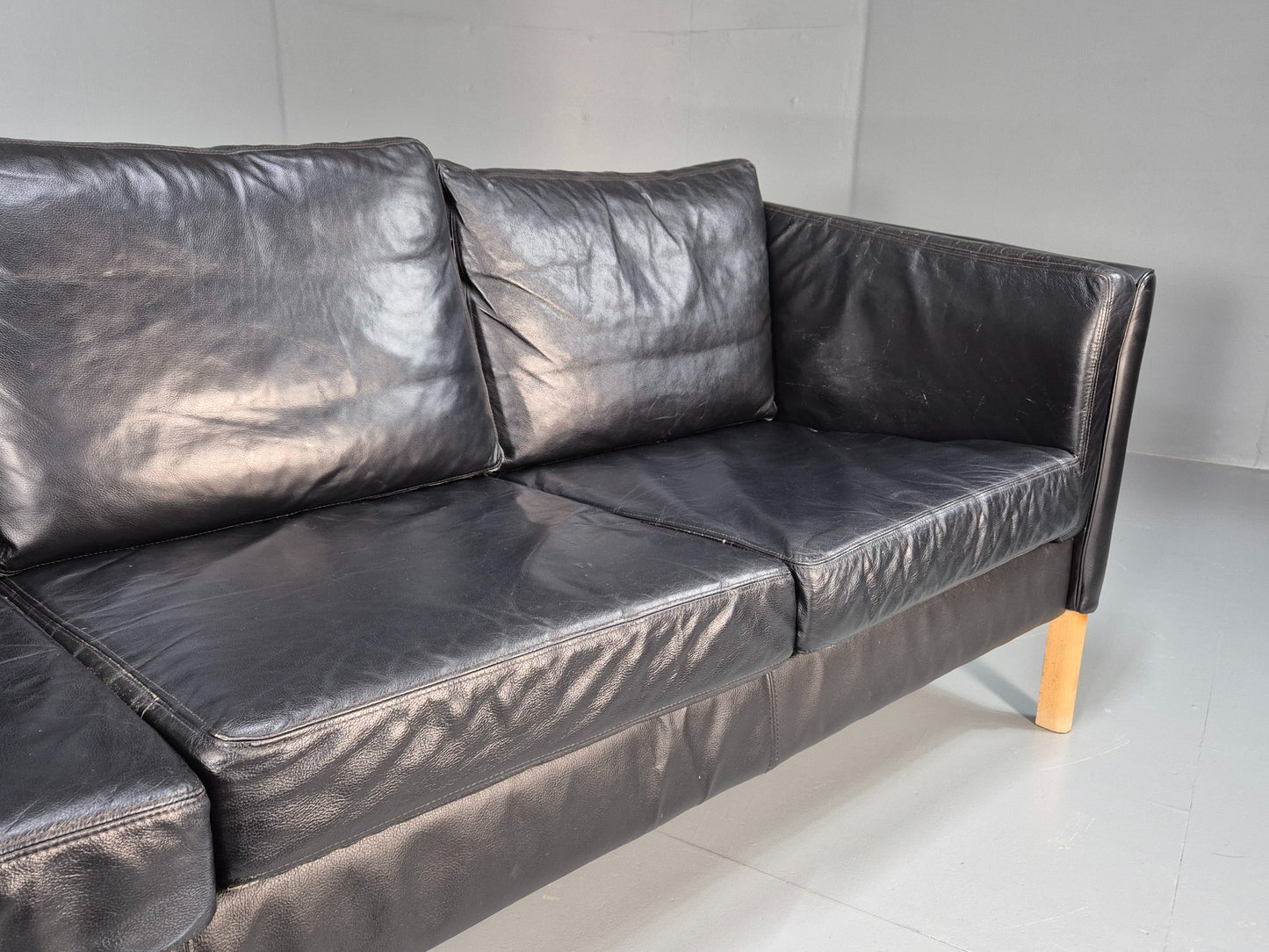 Vintage 3 Seater Sofa Black Leather and Vinyl 1980s Retro EB08616