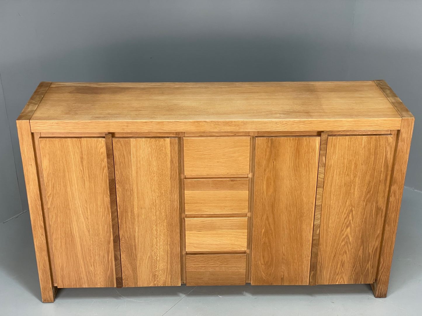 Contemporary Oak Sideboard Solid Doors Drawers Bi-fold Golden EB12287