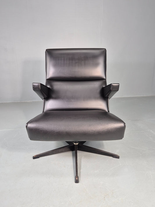 Vintage Black vinyl swivel Chair after the Press Room Chair Rietveld MCM EB06200