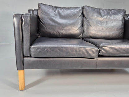 Vintage 2 Seater Sofa Black Leather 1980s Retro Mid Century Style EB08614