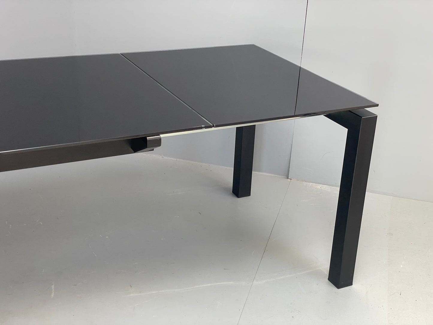 Calligaris Glass Dining Table Modern Italian Extending Steel 'Airport' EB12497