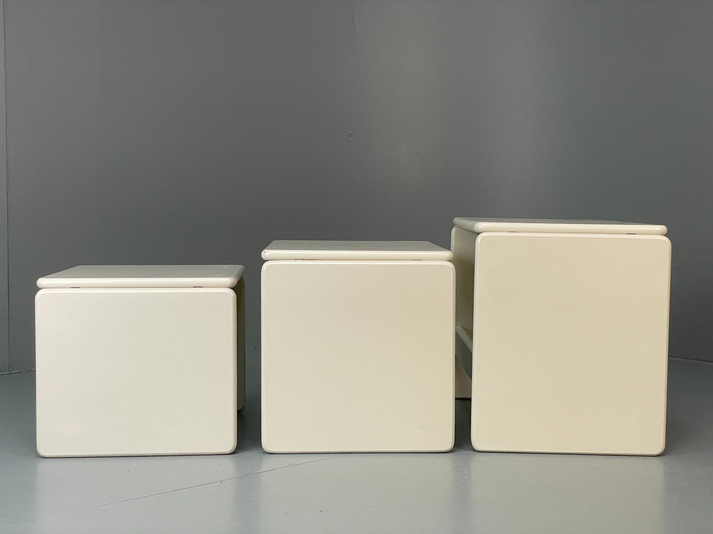 Vintage Nesting Tables White Retro Italian Side Tables 3 Curved EB12617