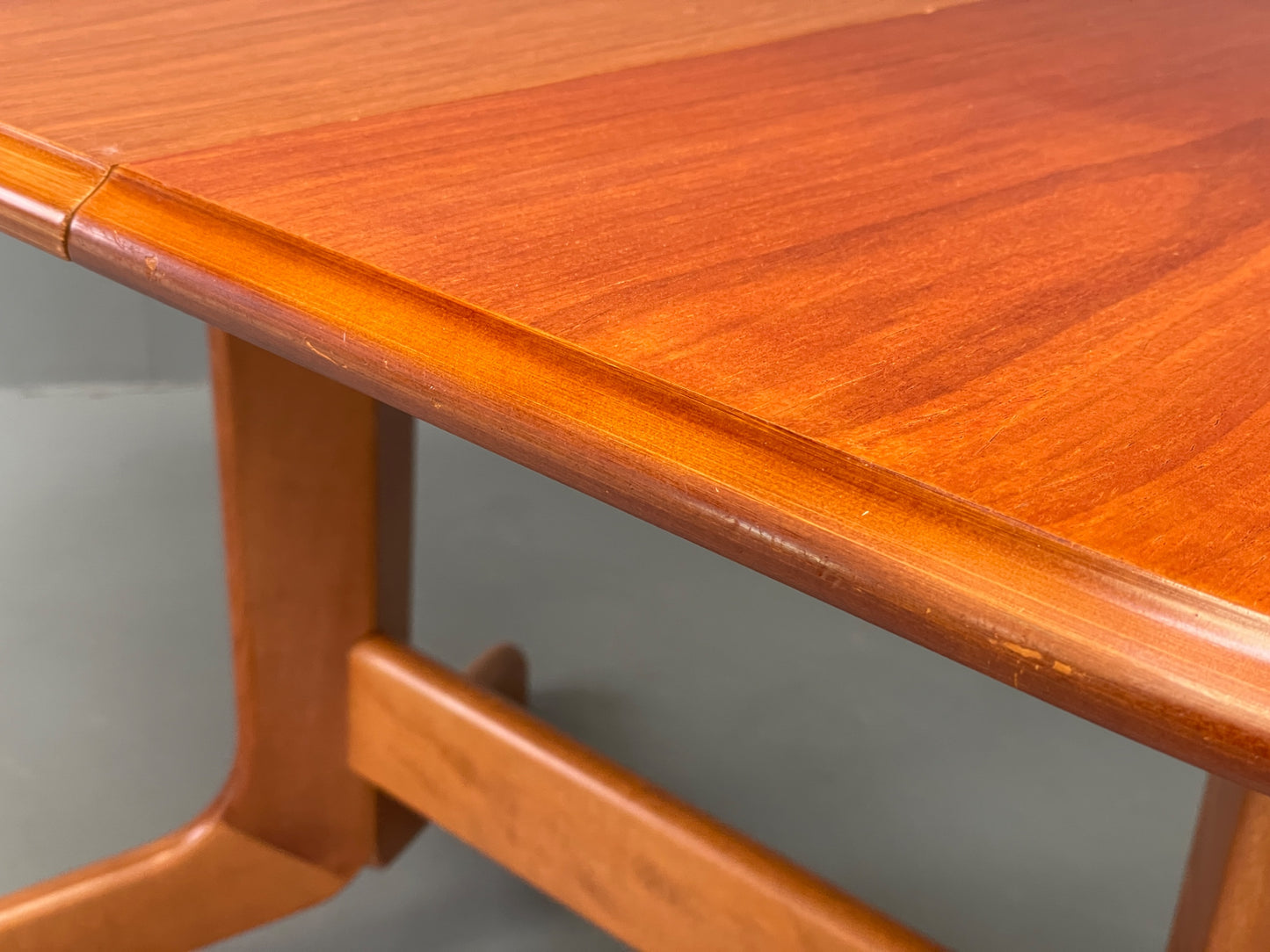 Vintage Teak Dining Table Extending 6 seater Oval 1980s EB12292
