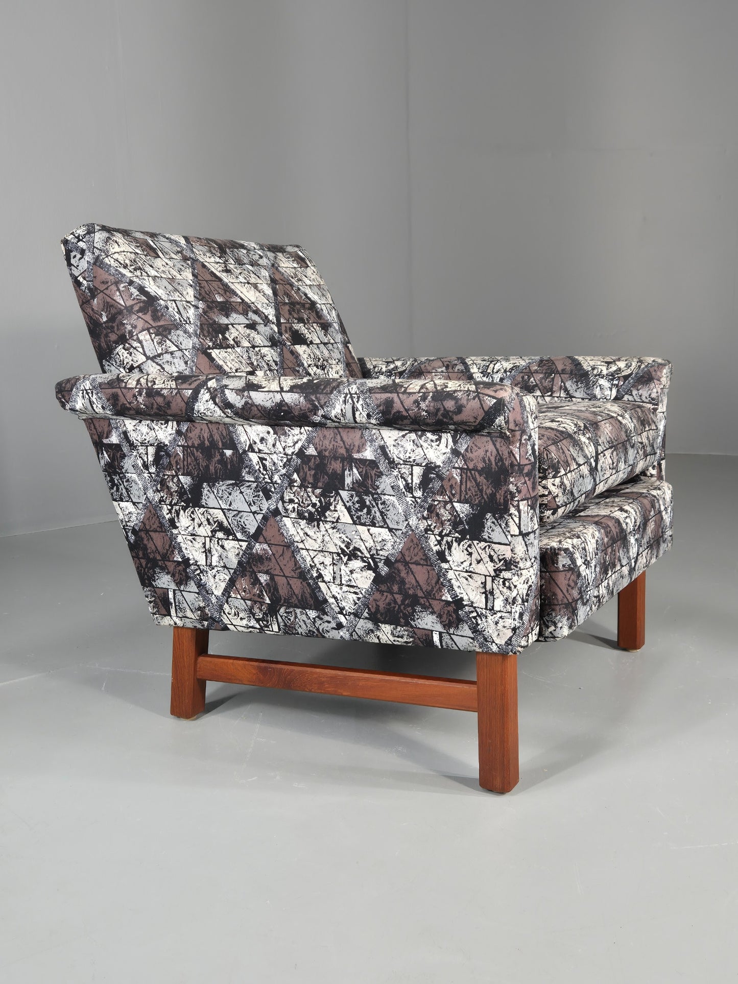Vintage Midcentury Modern lounge Chair Swedish Design Abstract Pattern EB11100