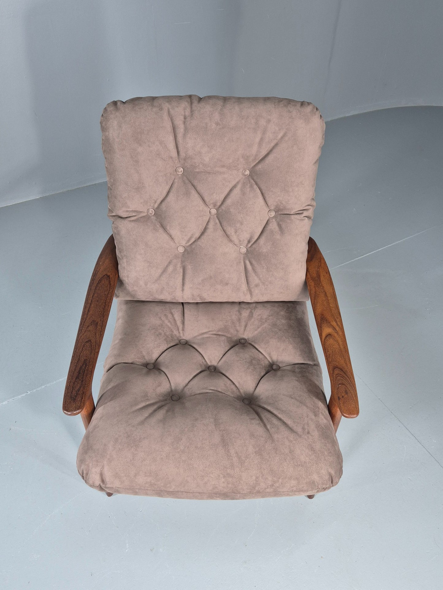 Vintage Guy Rogers New Yorker Longe Chair New Upholstery 1970s Retro EB11958