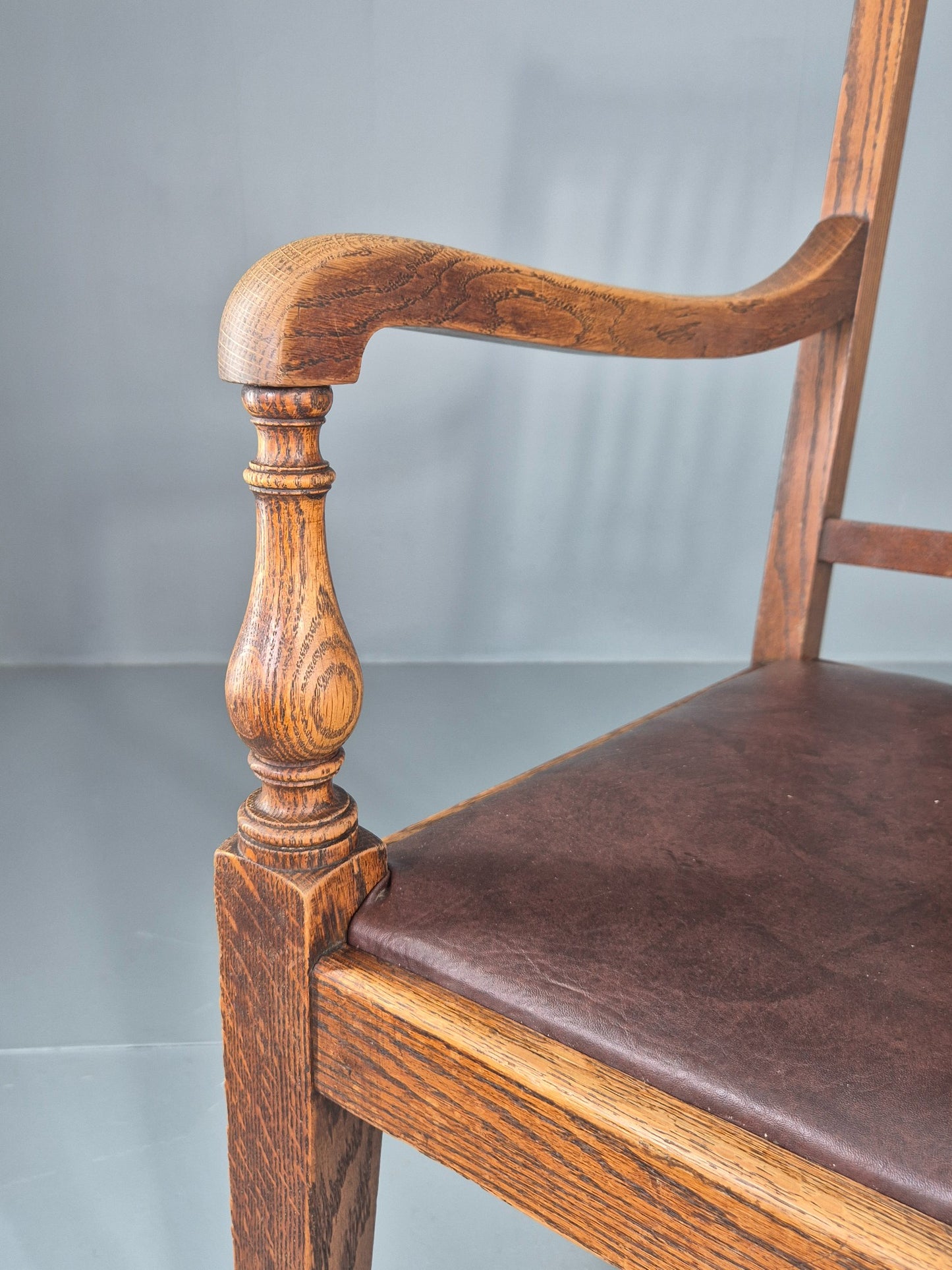 Antique Oak Elbow Chair Arts and Crafts Edwardian Vinyl Seat  EB12525