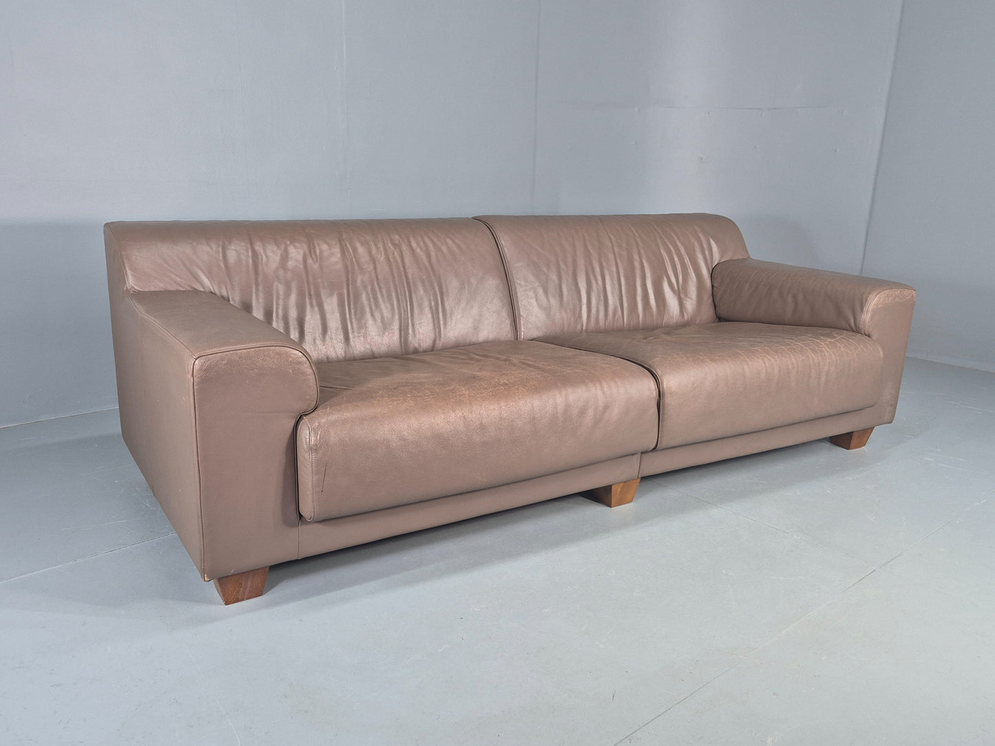 Vintage 3 seater sofa Leather Upholstery Modern Design EB12478