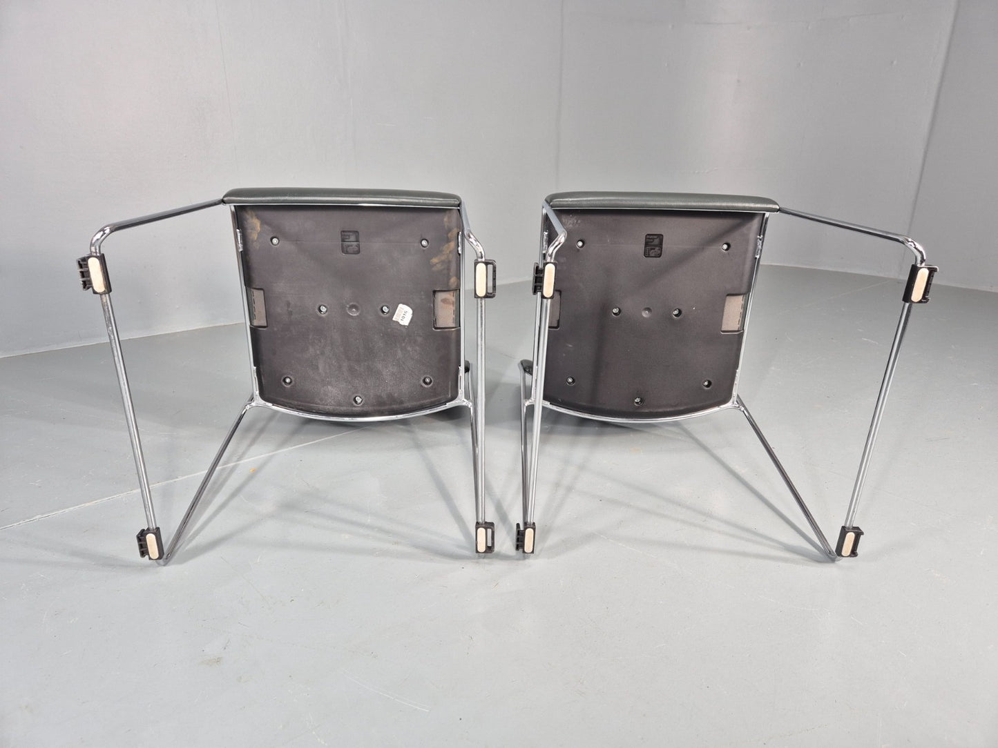 2 Stacking Chairs Modern Design Brunner Linos Leather Chrome EB11918 MSTA