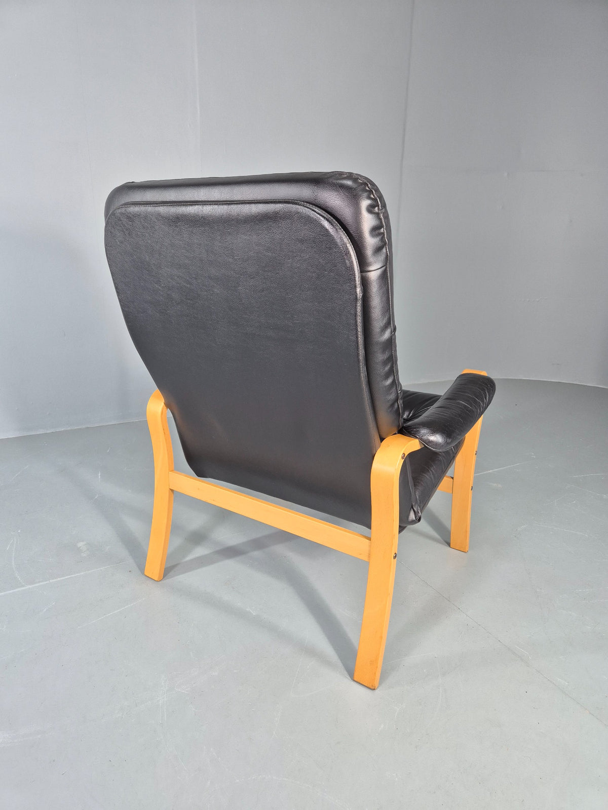 Vintage Danish Faux Leather Lounge Chair Bent Wood Frame 1980s Retro EB13074