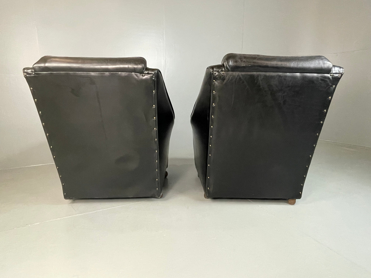 2 Vintage Mid Century Club Chairs Black Leather 1960s Retro EB04799