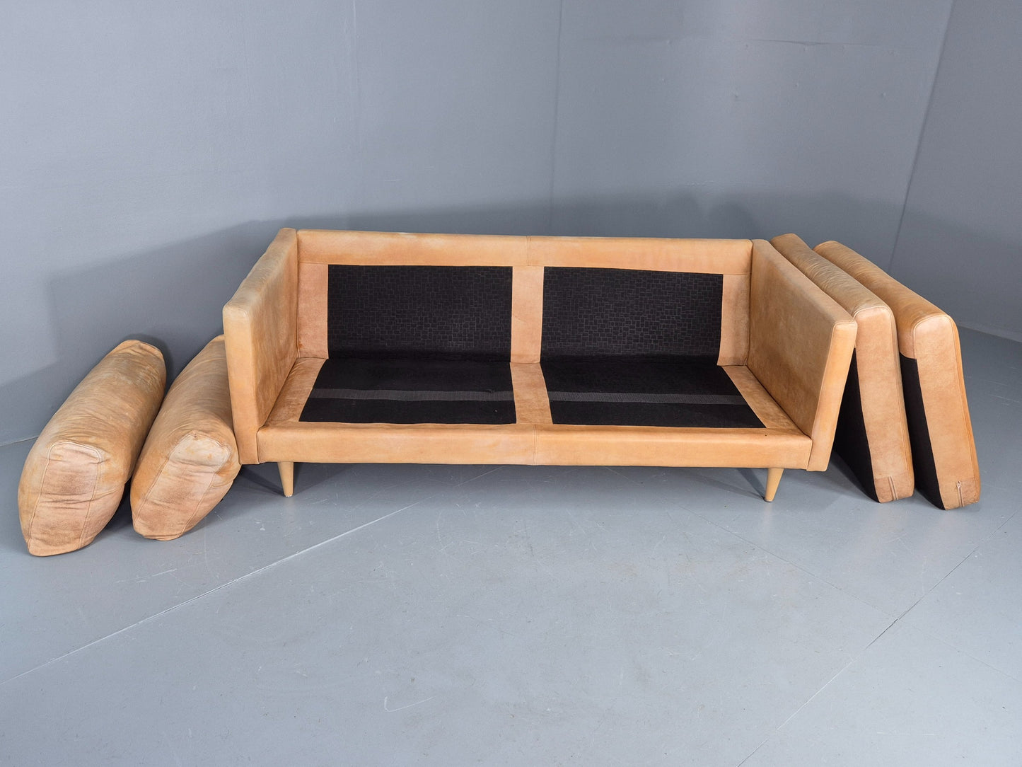 Vintage 2.5 Seater Sofa Danish Style Modern Design Tan Leather EB12482