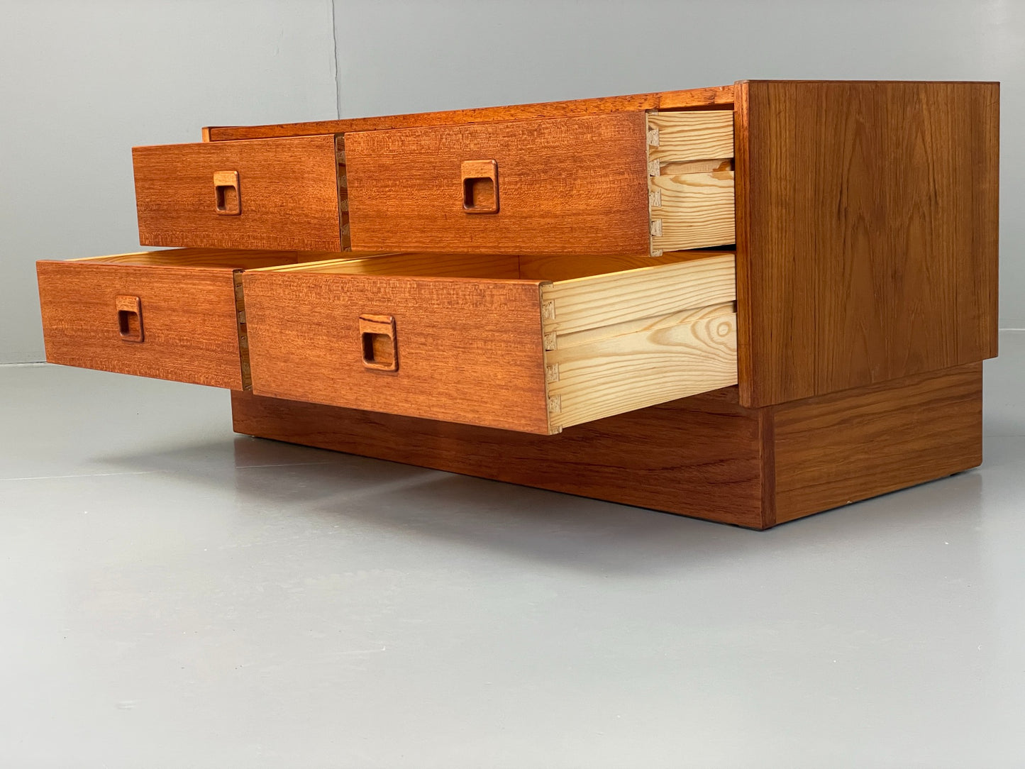 Vintage Drawers Teak 1970s Danish Mid Century Retro TV Unit EB12610