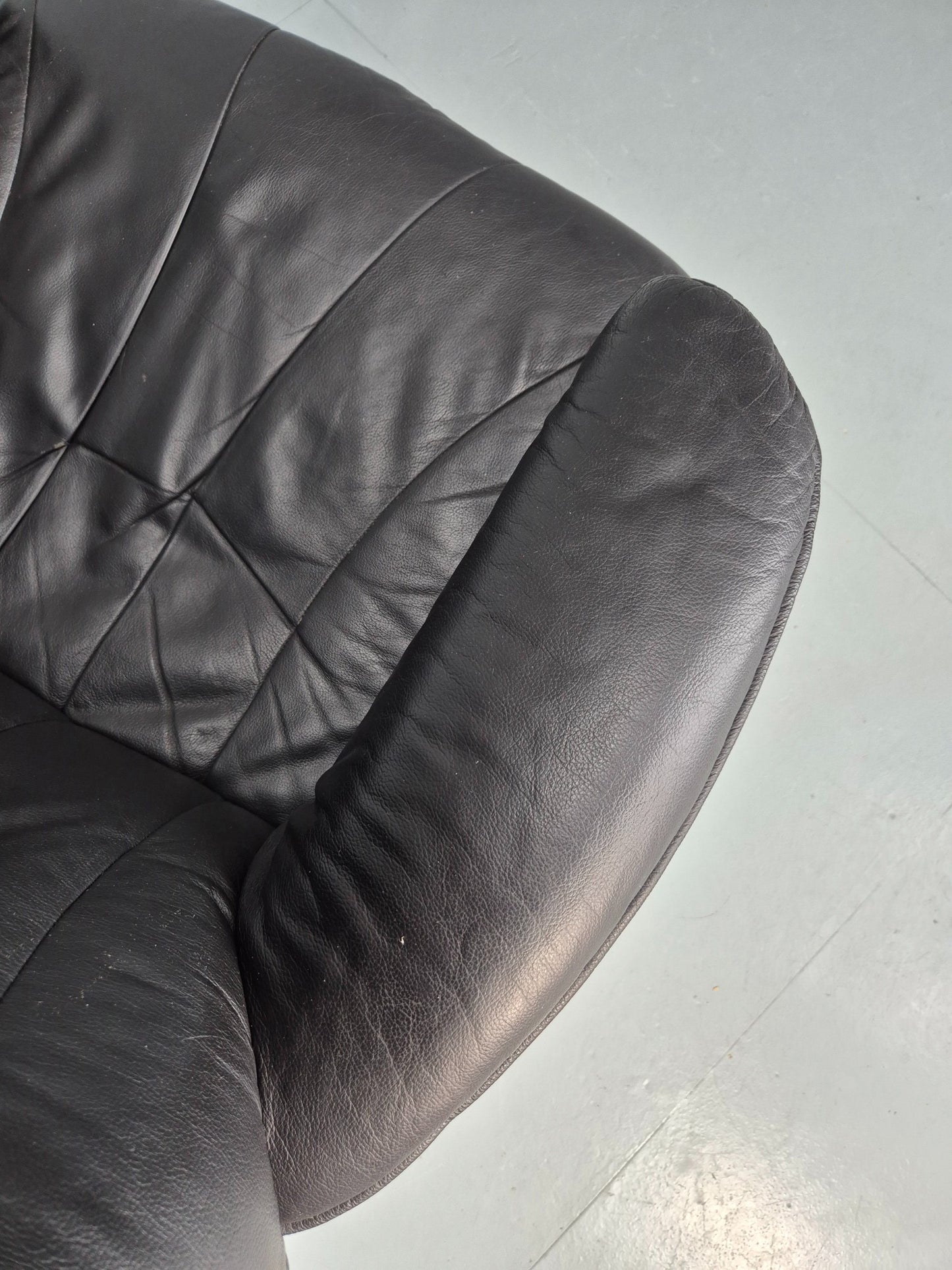 Vintage Leather Swivel Recline Armchair Black 1980s Design Retro EB12313